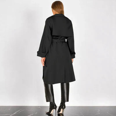 Trench elegante e alla moda